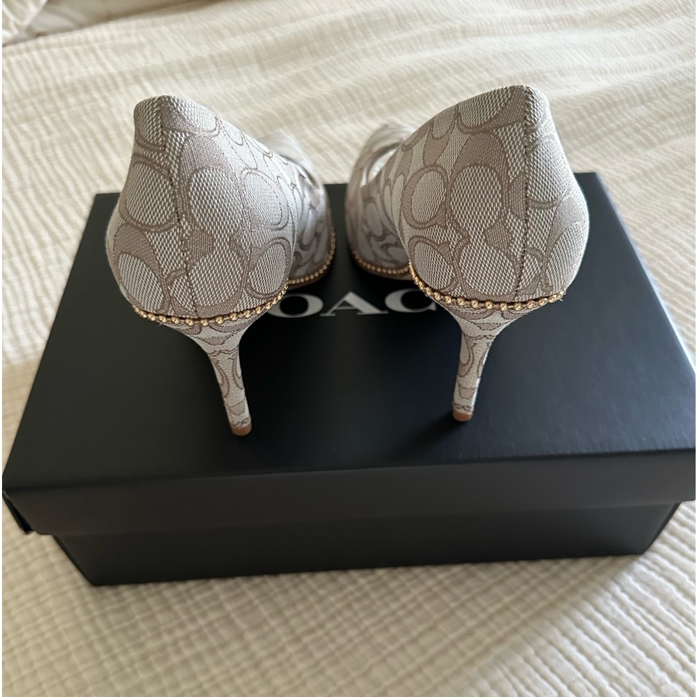 🌺 Brand New Coach Waverly Jacquard Pump - Picture 4 of 9